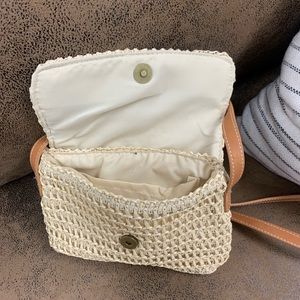 Crossbody straw bag
